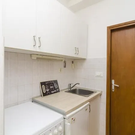 Matej - One Bedroom Apartment