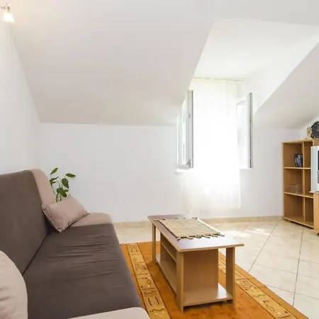 Matej - One Bedroom Apartament